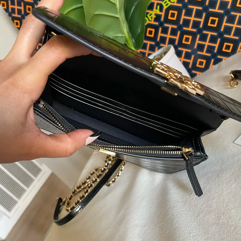 NWT Tory Burch Britten embossed chain wallet w wristlet crossbody Bag black $500